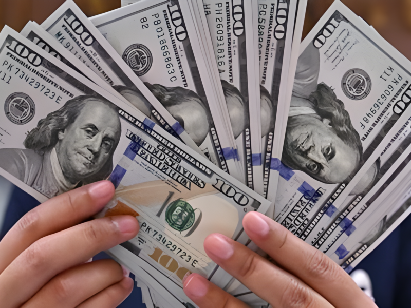 هبوط ملحوظ لأول مرة منذ أسبوع.. الدولار يتراجع أمام الجنيه المصري في 10 بنوك بنهاية تعاملات اليوم