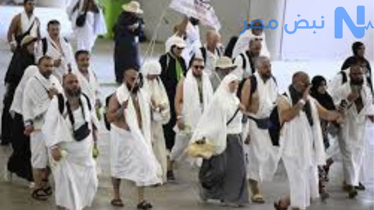 حجاج بيت الله الحرام يحتفلون بعيد الأضحى في منى