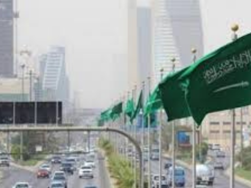 طقس السعودية اليوم.. رياح مثيرة للأتربة على الرياض والشرقية وأمطار رعدية متوقعة جنوب وغرب المملكة