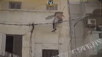 قفزات سبايدرمان بين الشرفات.. سقوط لص حاول الهرب من شرفة عقار بعد سرقة أحذية بالإسكندرية- نبض مصر