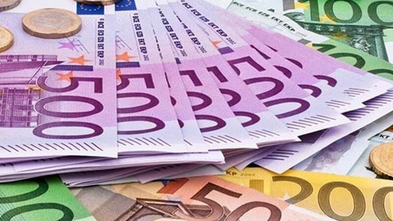 سعر اليورو اليوم الإثنين 1 يونيو 2026 في البنوك المصرية.. استقرار نسبي مع عودة العمل بعد العطلة